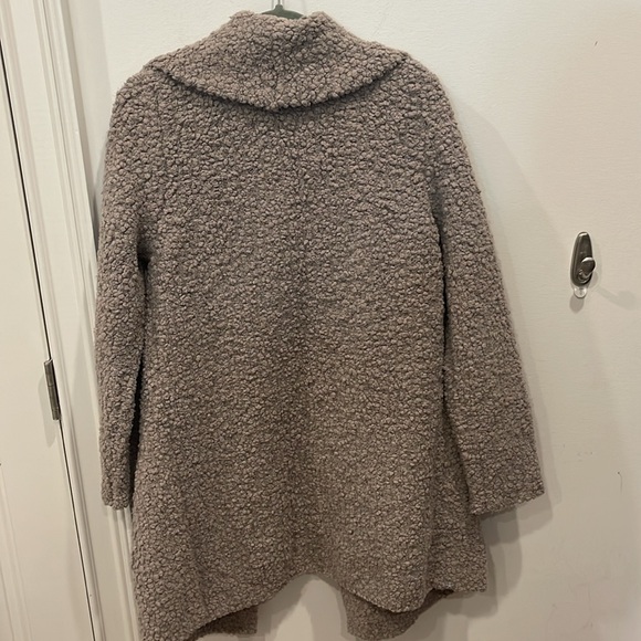 Barefoot dreams thick sweater cardigan - Picture 6 of 6